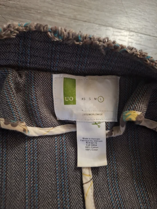 Urban Outfitters Victorian Striped Gray Ruffle Pepulum Hem Cropped Blazer - Picture 3 of 9